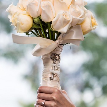 Rose Bouquet with Key to the Heart