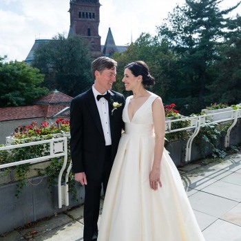 Bride-and-groom-with-Cambridge-backdrop