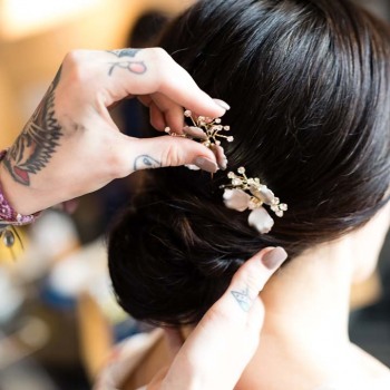 Bride-and-hair-ornament