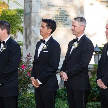 Groomsmen-look-on