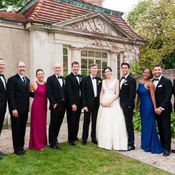 Wedding-couple-and-friends
