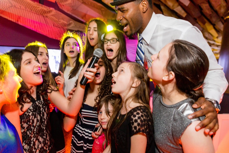 054-Singing-their-hearts-out-at-bar-mitzvah