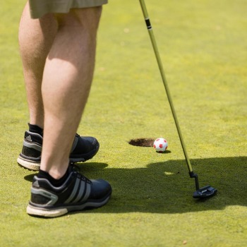 Zimner-Golf-Invitational-close-putt