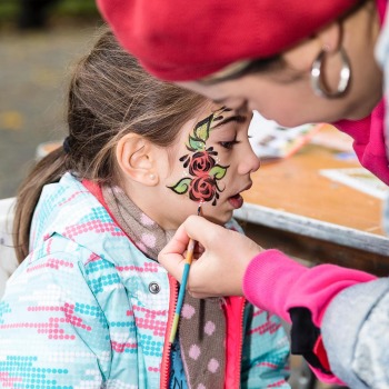 KUFA-walker-getting-face-paint