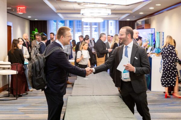 Crowds, Branding, Interaction: What Great Conference Photography Actually Captures
